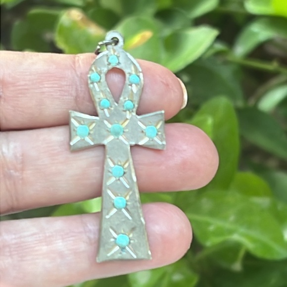 Vintage Silver Ankh Key Pendant with Turquoise Gems - Picture 16 of 17